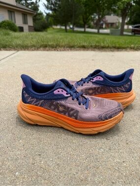 Women’s Hoka Challenger (size 7.5)